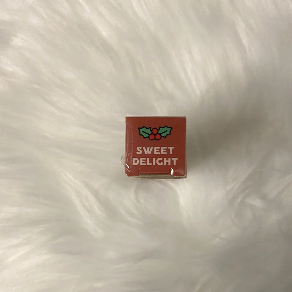 Crème x Hello Kitty velvet lip stain/ sweet delight